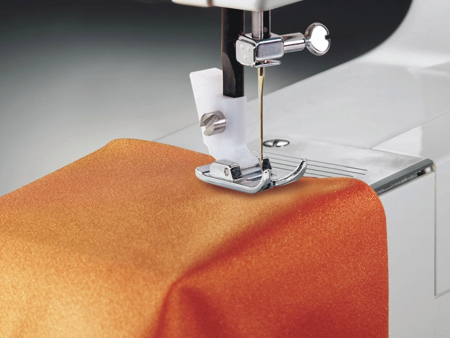 Carina Mechanische Nähmaschine »Junior«, Einsteigermodell, 6 Stichprogramme, Mit Hülle 7 Carina Mechanische Nähmaschine »Junior«, Einsteigermodell, 6 Stichprogramme, Mit Hülle – Bild 7