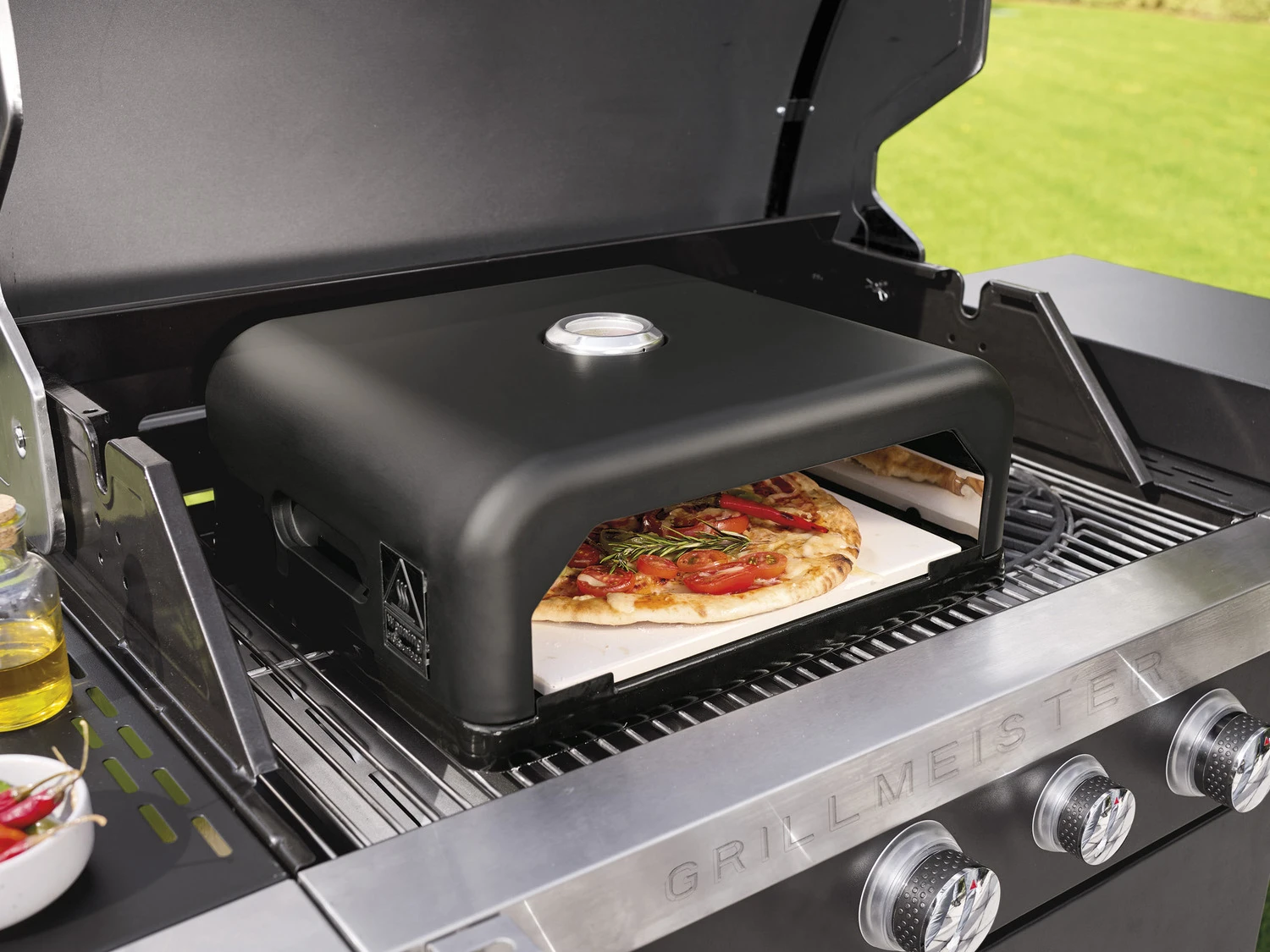 GRILLMEISTER Pizzaofen-Grillaufsatz, Mit Herausnehmbarem Pizzastein 3 GRILLMEISTER Pizzaofen-Grillaufsatz, Mit Herausnehmbarem Pizzastein – Bild 3