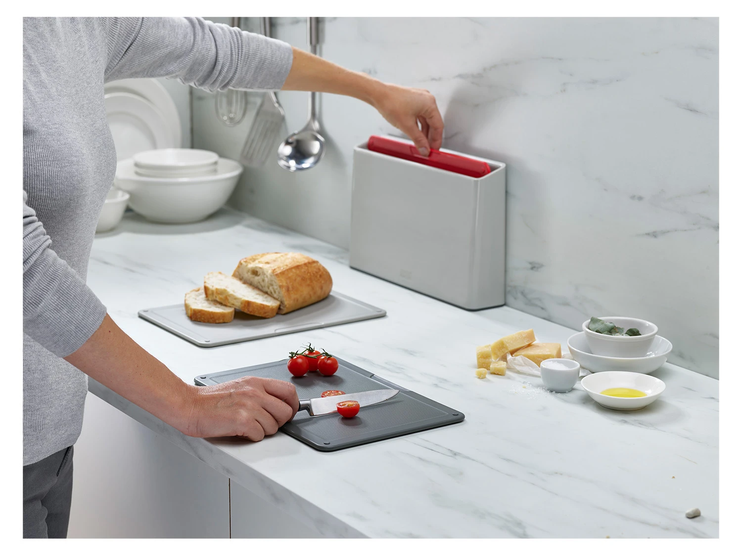 Joseph Joseph Duo Schneidebretter-Set 3-teilig - Grau 3 Joseph Joseph Duo Schneidebretter-Set 3-teilig - Grau – Bild 3