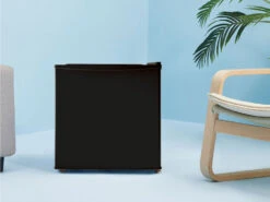 Comfee Mini-Kühlschrank »RCD76DK2«, Mit Eisfach -Kuchenwelt Verkauf gcpcb2e335ad56d4e71899ef9cf6fb0bf62